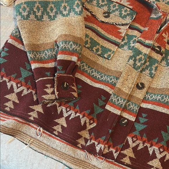 Southwestern Patterned Button-Up Shirt - Picture 4 of 6